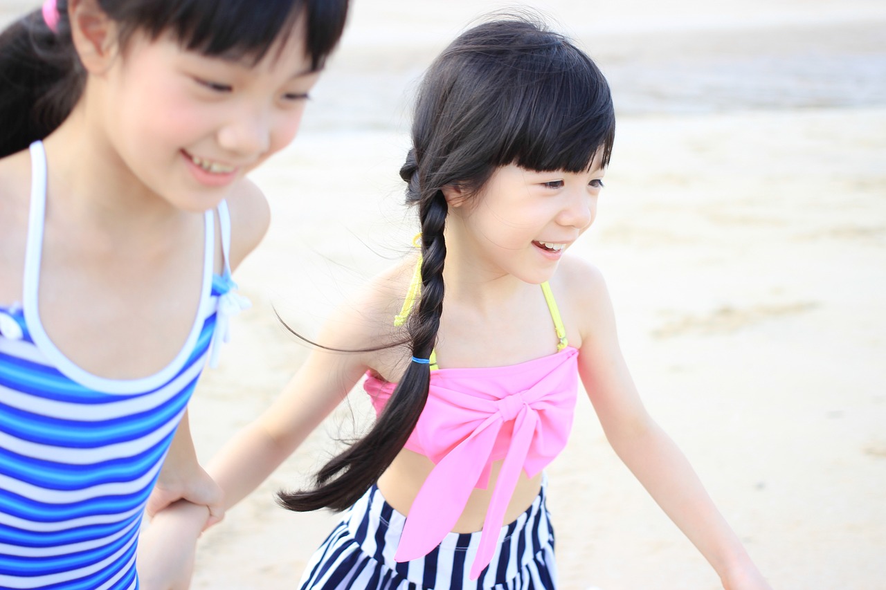 小试管代生的孩子改姓名需要什么手续（小孩改姓名需要办哪些手续）