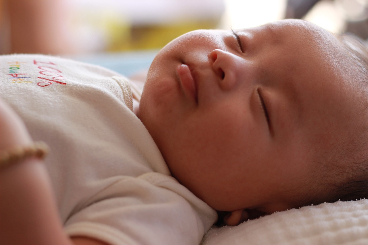 孕妈供卵生的宝宝睡觉能做雾化吗（孕妈供卵生的宝宝睡觉能做雾化吗视频）