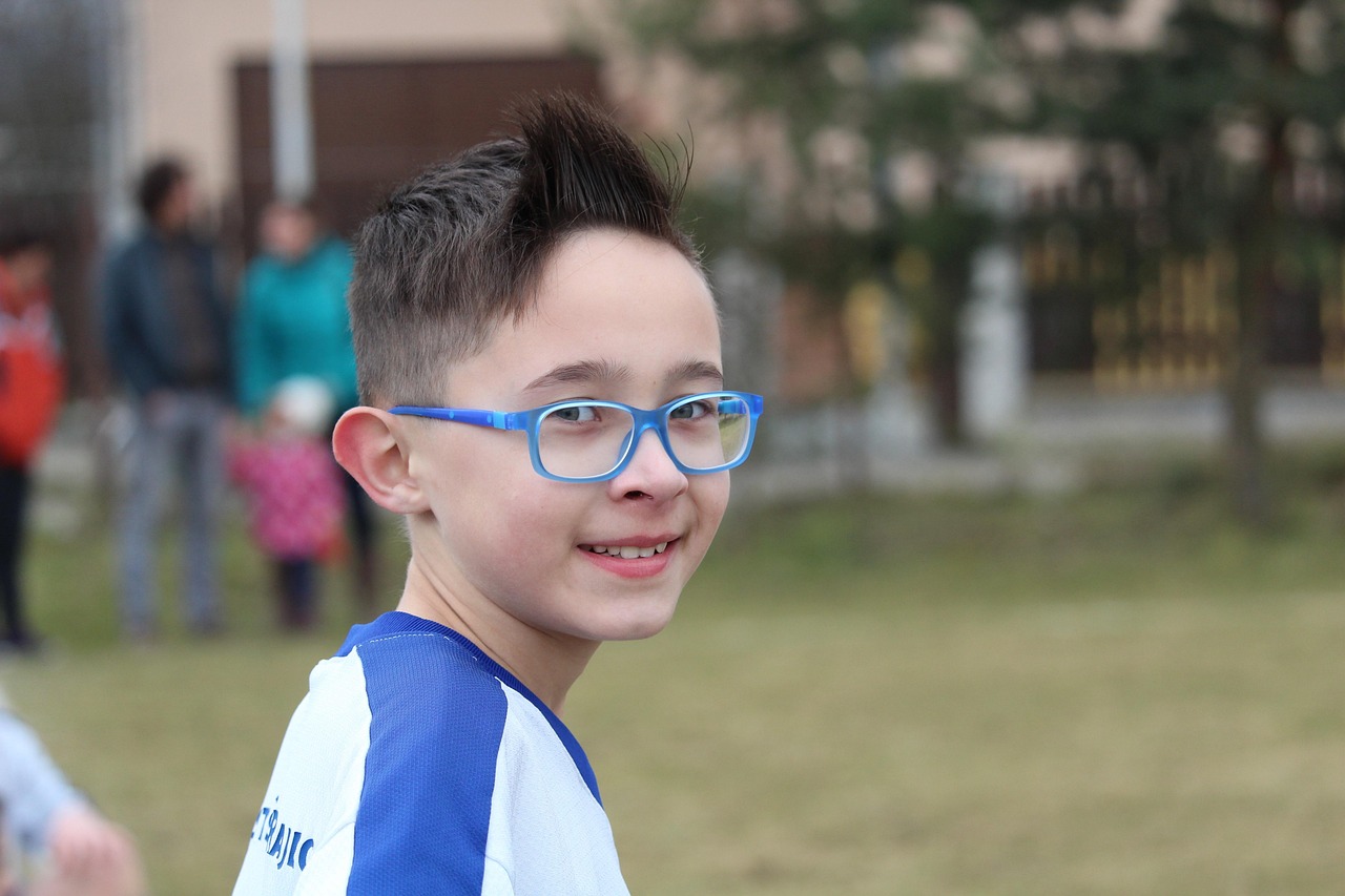 代妈借卵生的男孩怎么提高自我（代妈借卵生的男孩怎么提高自信）